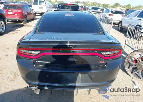 2015 Dodge Charger Road/Track z USA, uszkodzony, nr VIN 2C3CDXCT2FH857865